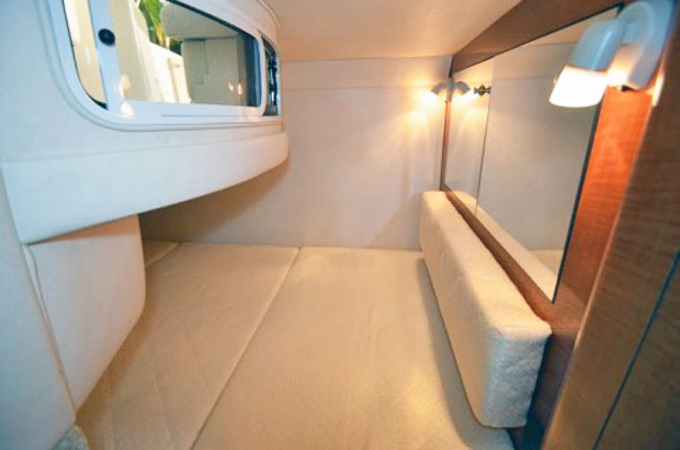 ���Ã{�[�g SEA RAY 280 SUNDANCER_10